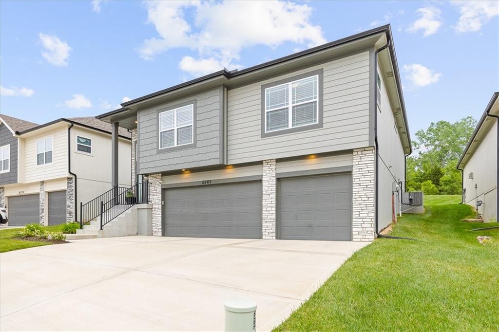 6745 Prairie Lane