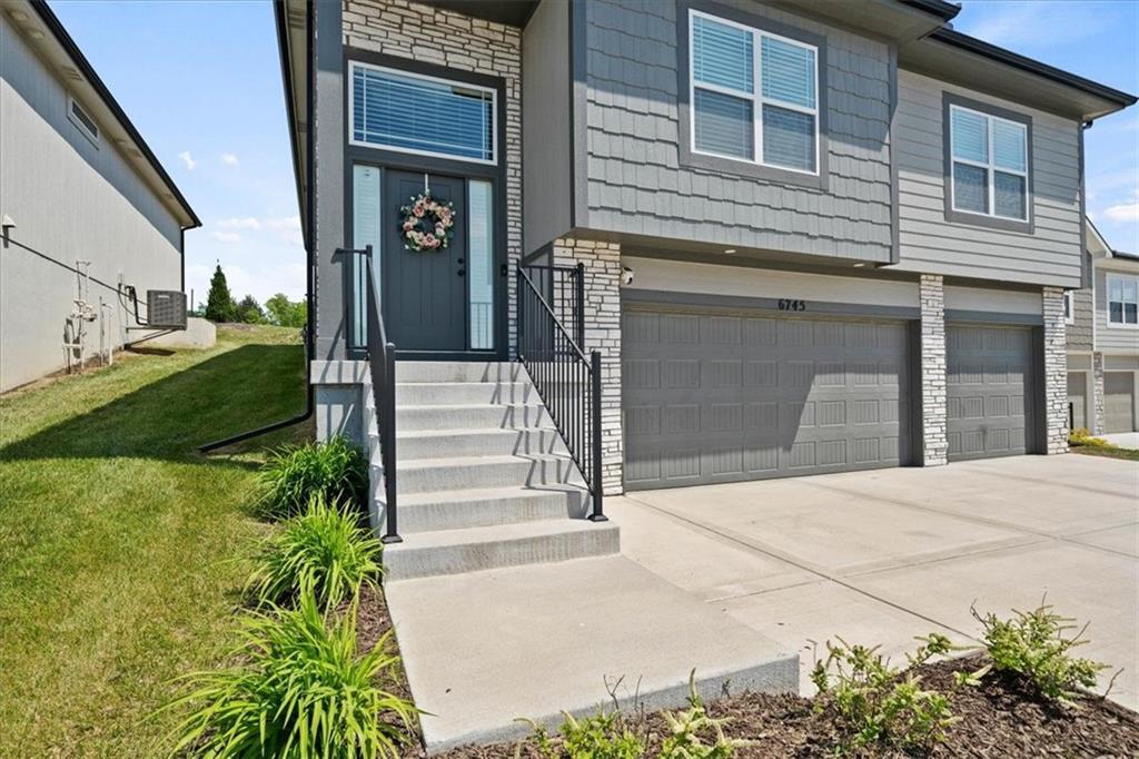 6745 Prairie Lane