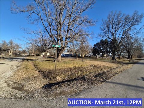 Photo of 423 S Chestnut N/A, Howard, KS 67349 (MLS # 2601876)