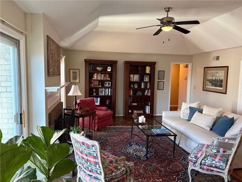 8706 Walmer Street Overland Park KS 66212