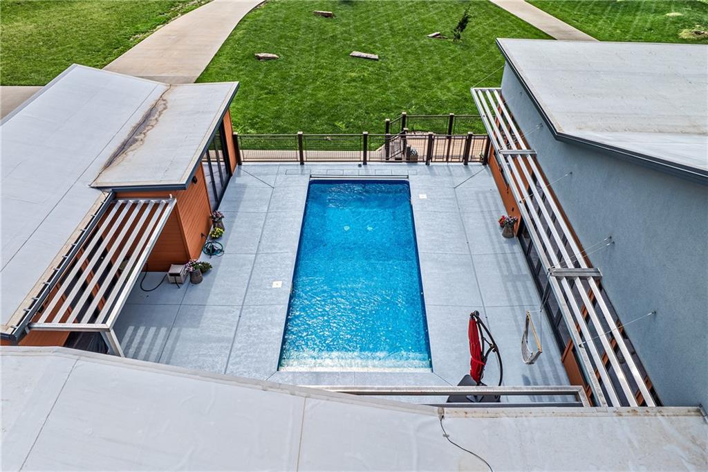 Country Club, Missouri 64505, United States, 5 Bedrooms Bedrooms, ,6 BathroomsBathrooms,Residential,Active,63490