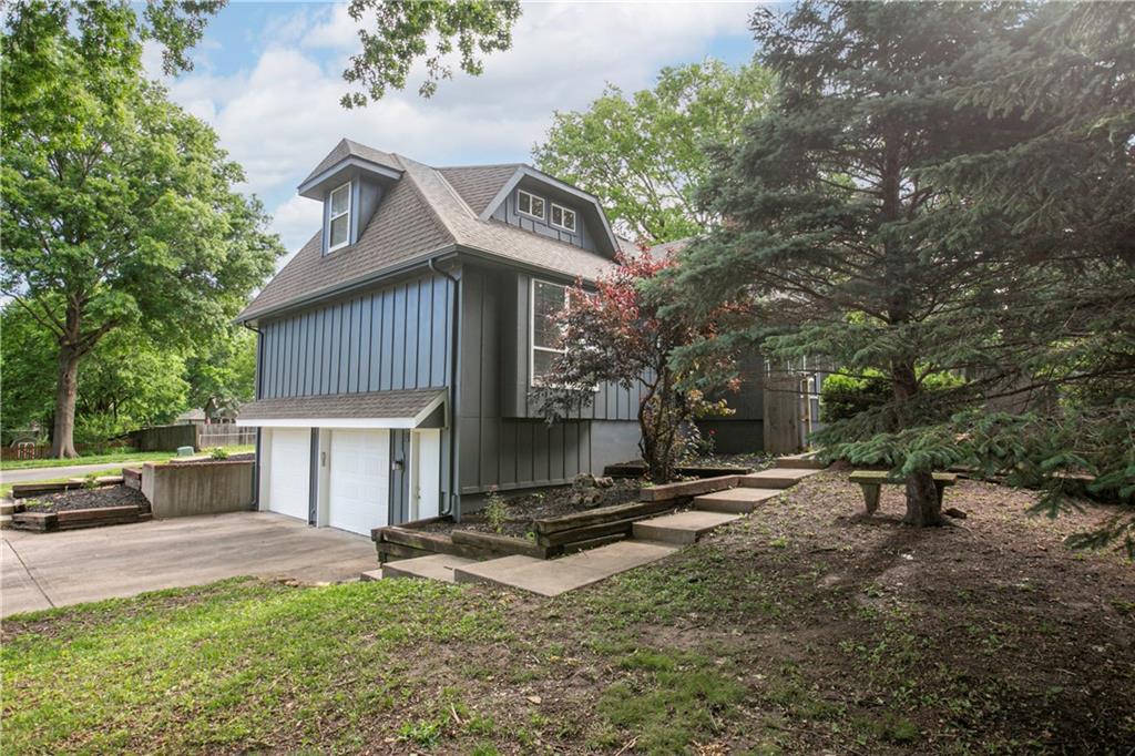 115 N PARK Drive