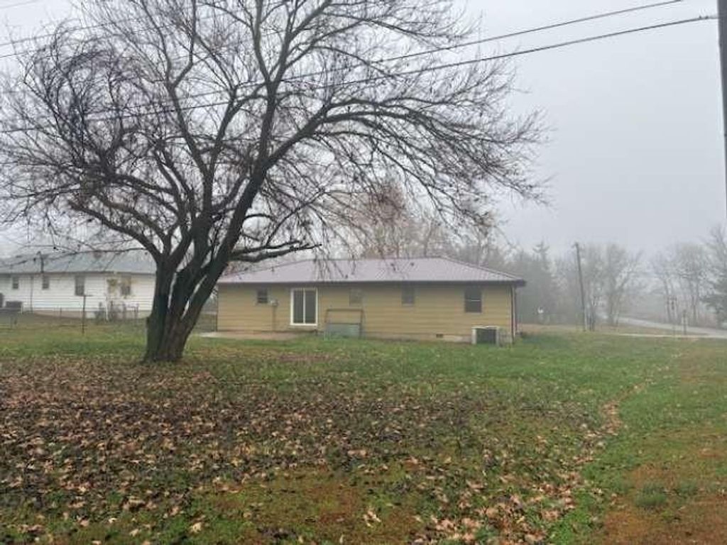 Photo of 118 Crescent Drive, Lincoln, MO 65338 (MLS # 2598616)