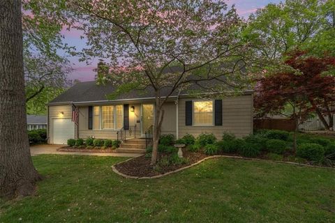 7405 Fontana Street, Prairie Village, KS 66208 - #: 2543606
