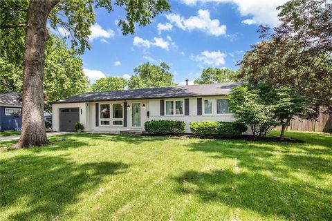 8761 Larsen Street, Overland Park, KS 66214 - MLS#: 2549080