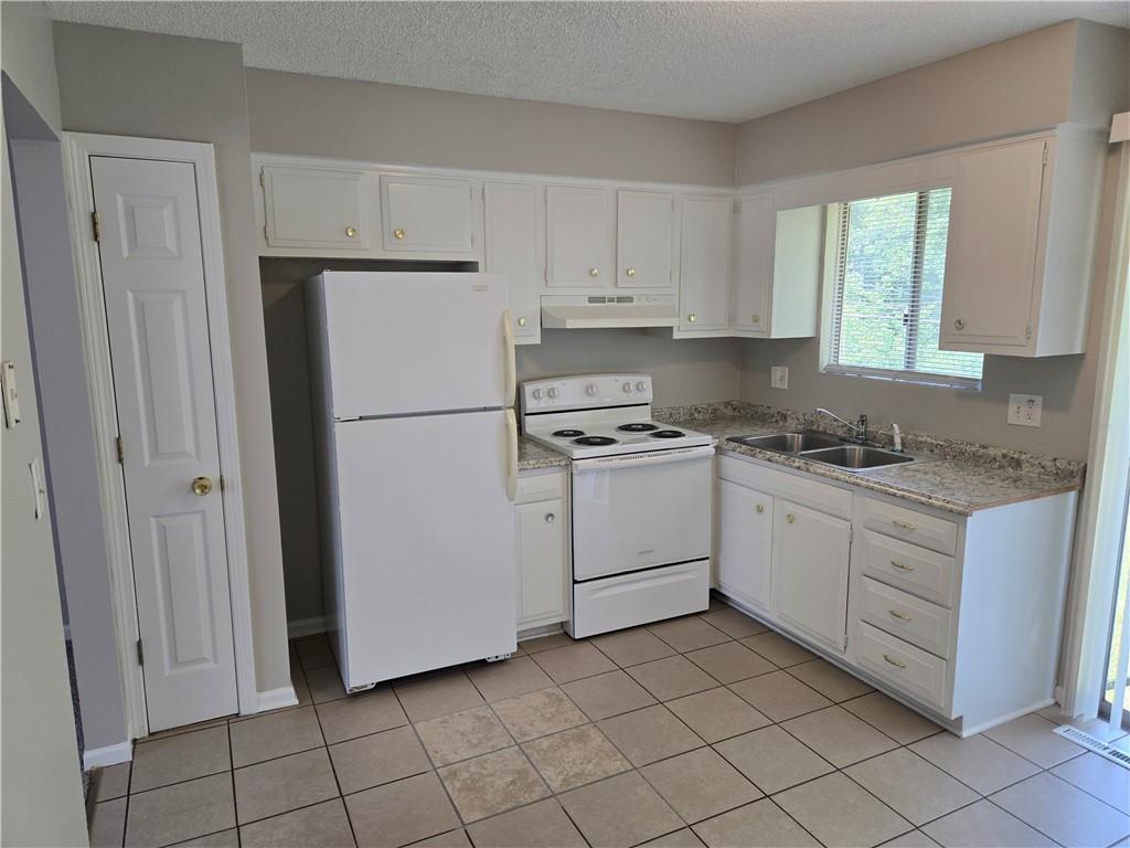 3317-3319 N 84th Terrace