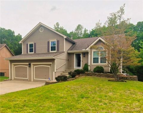 Photo of 4411 NE 65th Terrace, Kansas City, MO 64119 (MLS # 2617415)