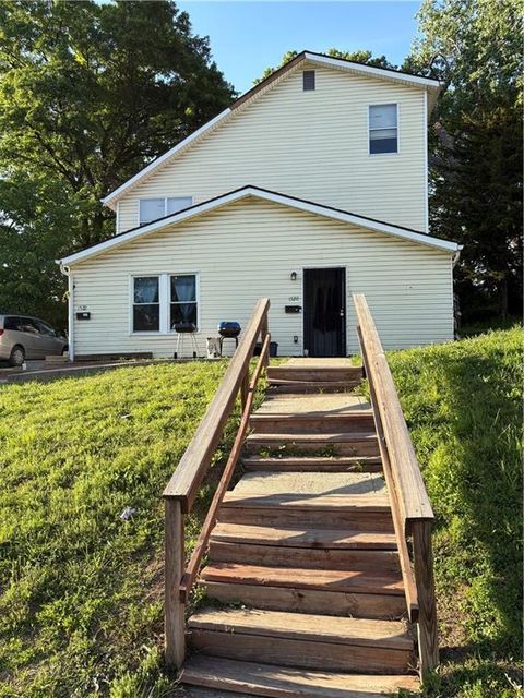 1520 E 50TH Street Kansas City MO 64110