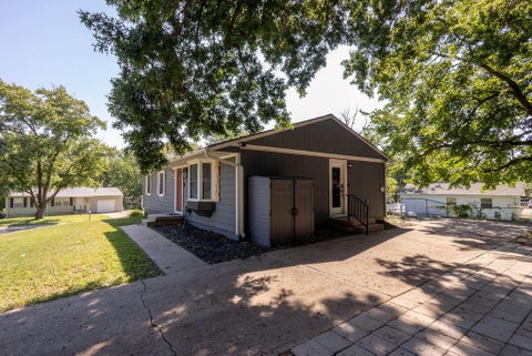 Photo of 8347 Elizabeth Avenue, Kansas City, KS 66112 (MLS # 2640959)