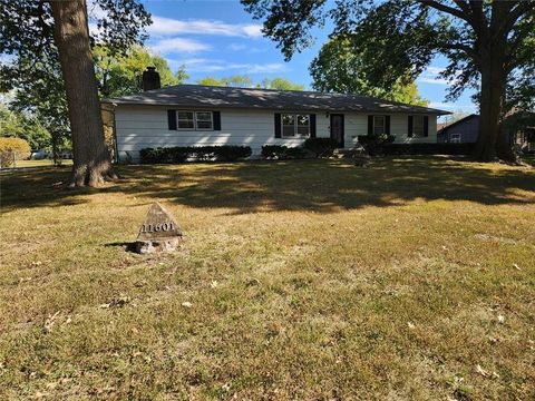 Photo of 11601 Orchard Road, Kansas City, MO 64134 (MLS # 2582327)