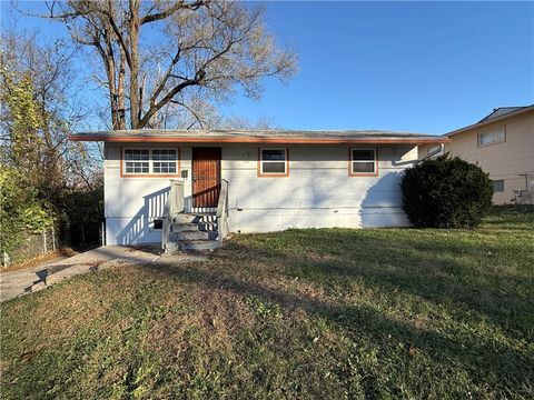 3801 Myrtle Avenue Kansas City MO 64128