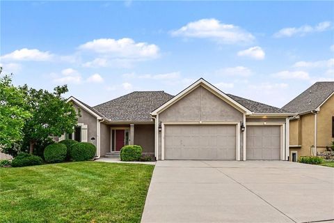 Photo of 10015 N Michigan Avenue, Kansas City, MO 64155 (MLS # 2624926)