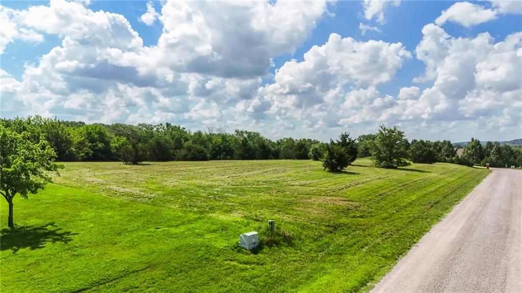 Photo of 7 E 1531 Road, Lawrence, KS 66046 (MLS # 2632251)