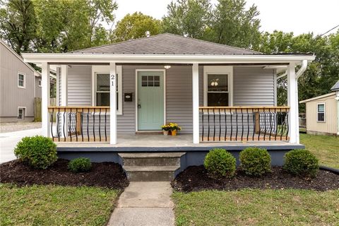 Photo of 21 Cedar Street, Liberty, MO 64068 (MLS # 2581547)