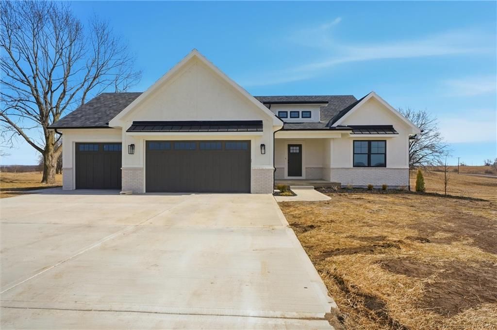 Photo of 9619 Stockdale Road, Liberty, MO 64068 (MLS # 2601148)