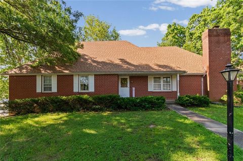 211 Rothrock Avenue, Richmond, MO 64085 - #: 2608835