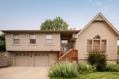 Photo of 3000 University Drive, Lawrence, KS 66049 (MLS # 2640676)