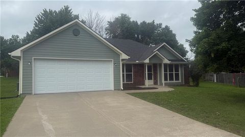 Photo of 901 Coventry Court, Warrensburg, MO 64093 (MLS # 2622378)