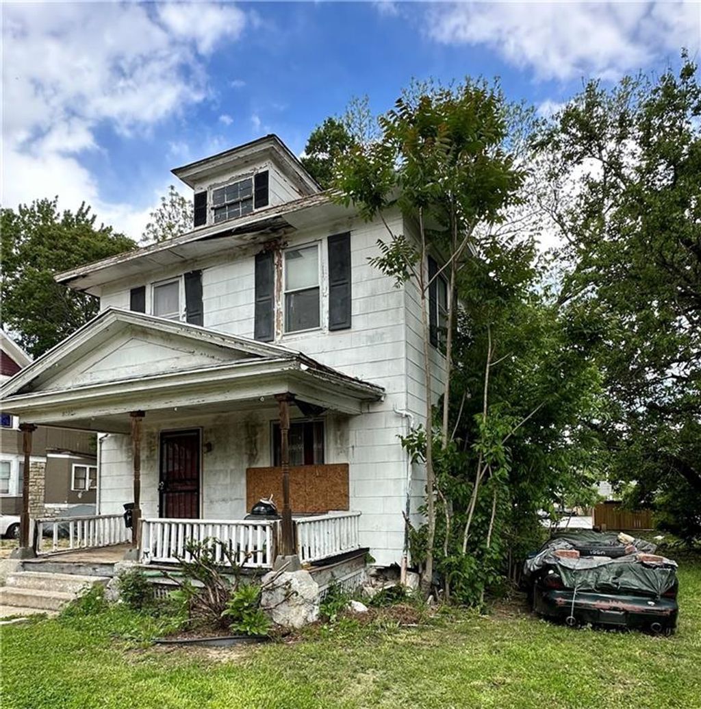 Photo of 3237 Wabash Avenue, Kansas City, MO 64109 (MLS # 2618558)