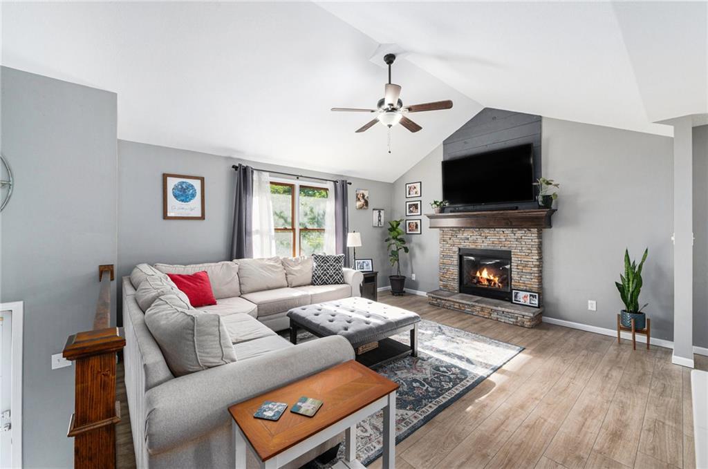 4104 Lakeview Drive