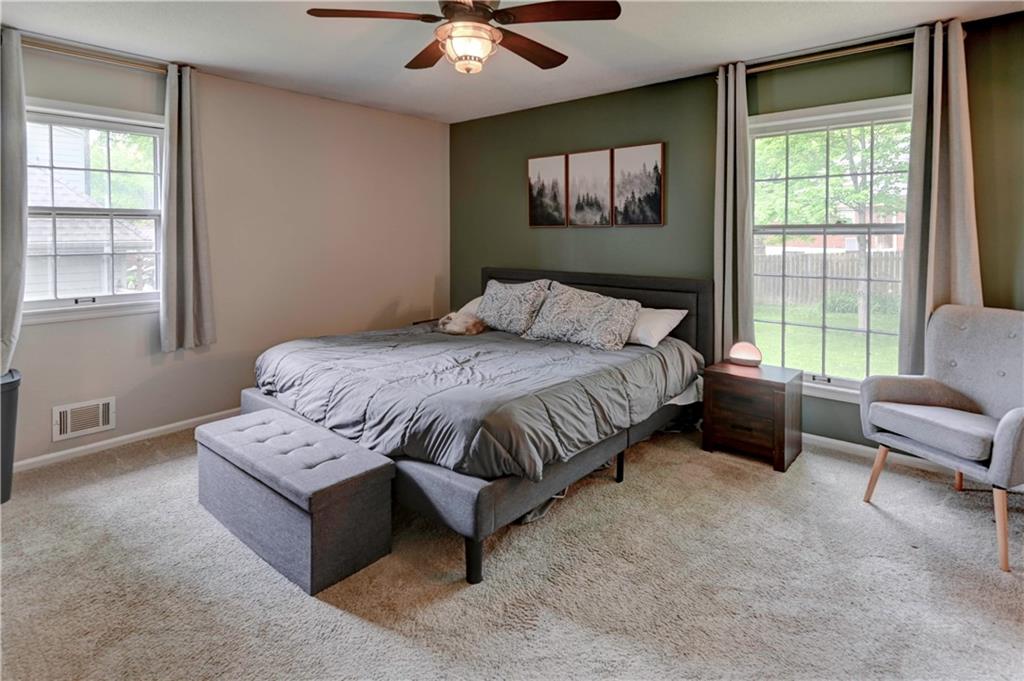 Lee's Summit, Missouri 64081, United States, 4 Bedrooms Bedrooms, ,4 BathroomsBathrooms,Residential,Pending,125001