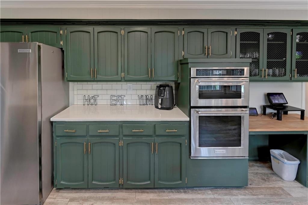 Lee's Summit, Missouri 64081, United States, 4 Bedrooms Bedrooms, ,4 BathroomsBathrooms,Residential,Pending,125001