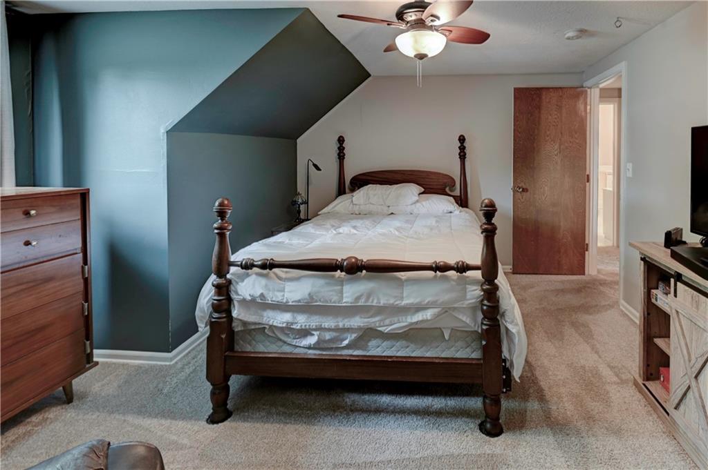 Lee's Summit, Missouri 64081, United States, 4 Bedrooms Bedrooms, ,4 BathroomsBathrooms,Residential,Pending,125001