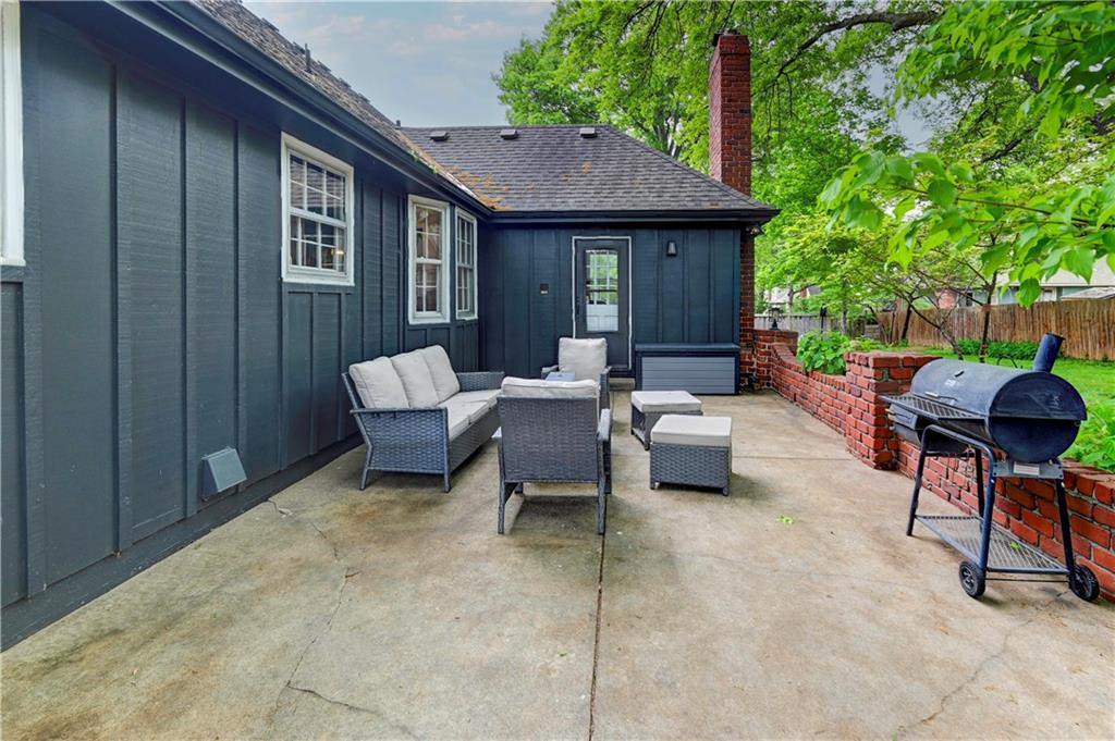 Lee's Summit, Missouri 64081, United States, 4 Bedrooms Bedrooms, ,4 BathroomsBathrooms,Residential,Pending,125001