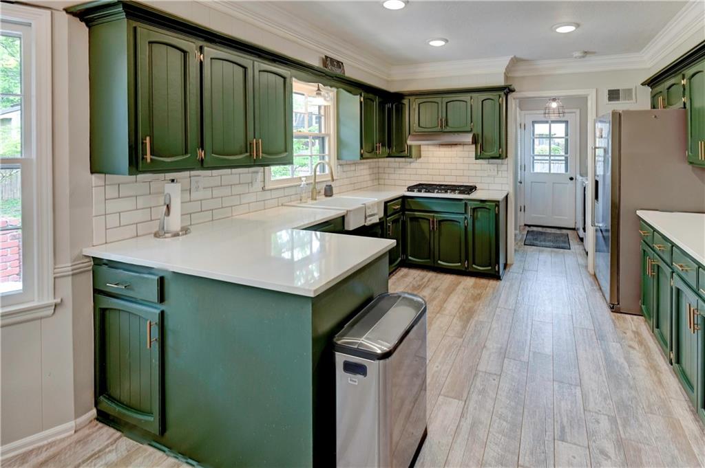 Lee's Summit, Missouri 64081, United States, 4 Bedrooms Bedrooms, ,4 BathroomsBathrooms,Residential,Pending,125001