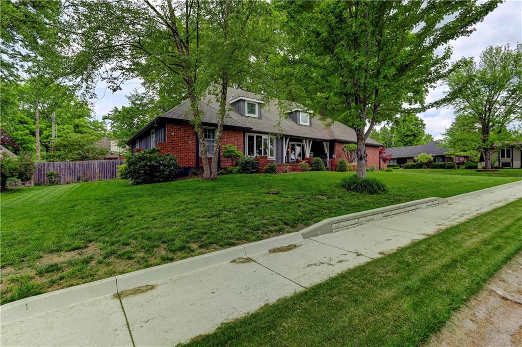 Lee's Summit, Missouri 64081, United States, 4 Bedrooms Bedrooms, ,4 BathroomsBathrooms,Residential,Pending,125001