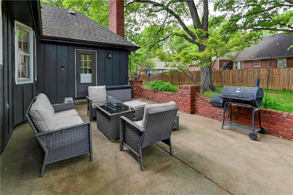 Lee's Summit, Missouri 64081, United States, 4 Bedrooms Bedrooms, ,4 BathroomsBathrooms,Residential,Pending,125001