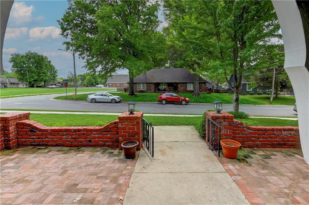 Lee's Summit, Missouri 64081, United States, 4 Bedrooms Bedrooms, ,4 BathroomsBathrooms,Residential,Pending,125001