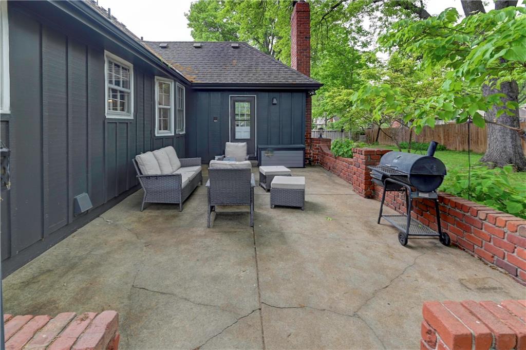 Lee's Summit, Missouri 64081, United States, 4 Bedrooms Bedrooms, ,4 BathroomsBathrooms,Residential,Pending,125001