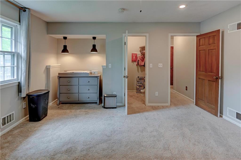 Lee's Summit, Missouri 64081, United States, 4 Bedrooms Bedrooms, ,4 BathroomsBathrooms,Residential,Pending,125001