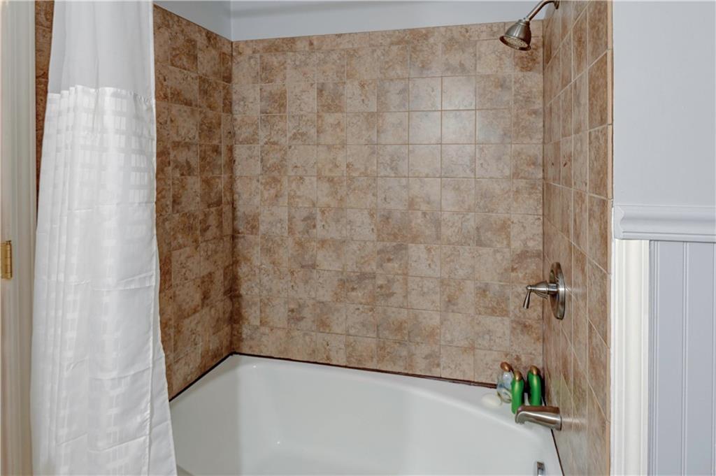 Lee's Summit, Missouri 64081, United States, 4 Bedrooms Bedrooms, ,4 BathroomsBathrooms,Residential,Pending,125001