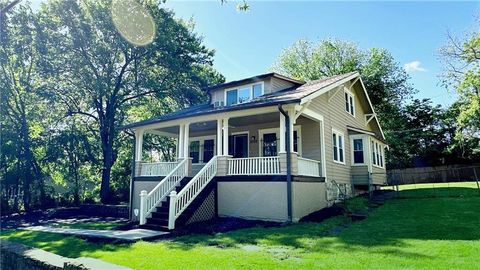 2005 E 81st Street Kansas City MO 64132