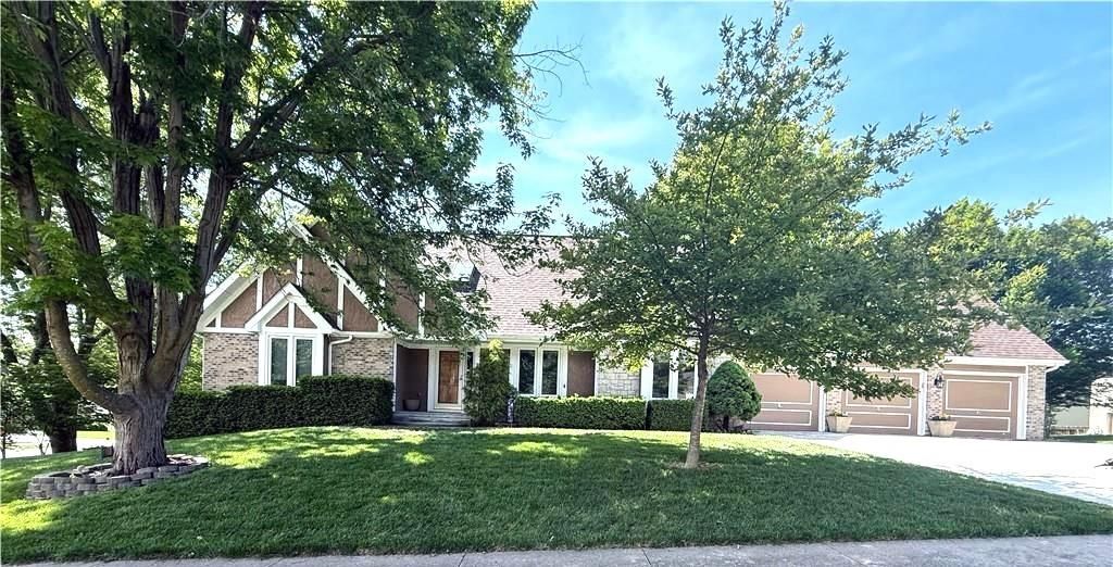 Photo of 1509 Wynbrick Drive, Liberty, MO 64068 (MLS # 2616671)