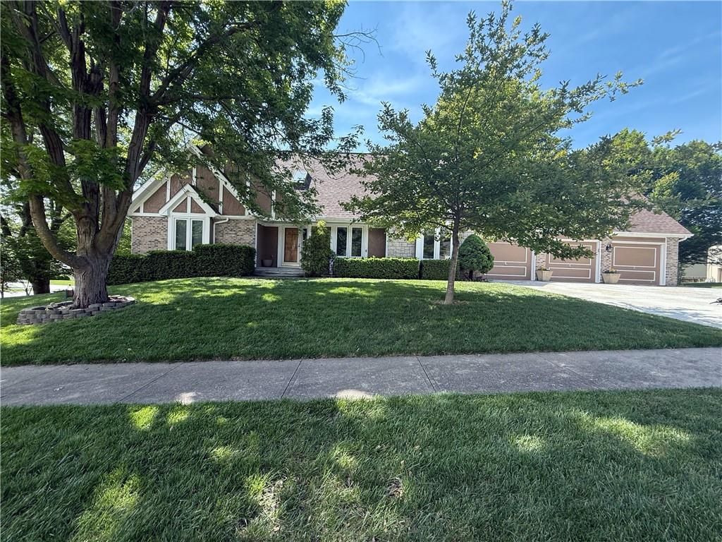 Photo of 1509 Wynbrick Drive, Liberty, MO 64068 (MLS # 2616671)