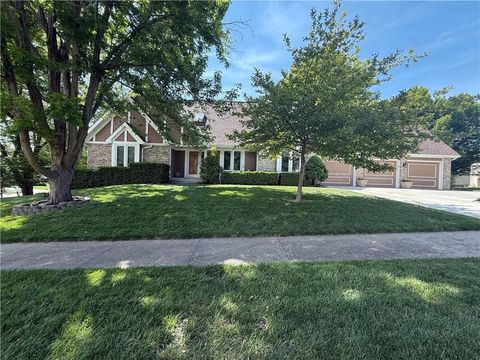 Photo of 1509 Wynbrick Drive, Liberty, MO 64068 (MLS # 2616671)