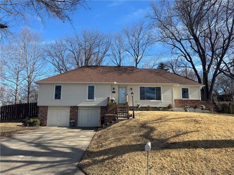 6717 NW Lawson Lane Parkville MO 64152