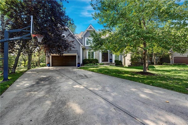 14018 ASH ST, OVERLAND PARK, KS 66224 - Image ef169b439e4971e58f42dcc9752ce84b/3356431240