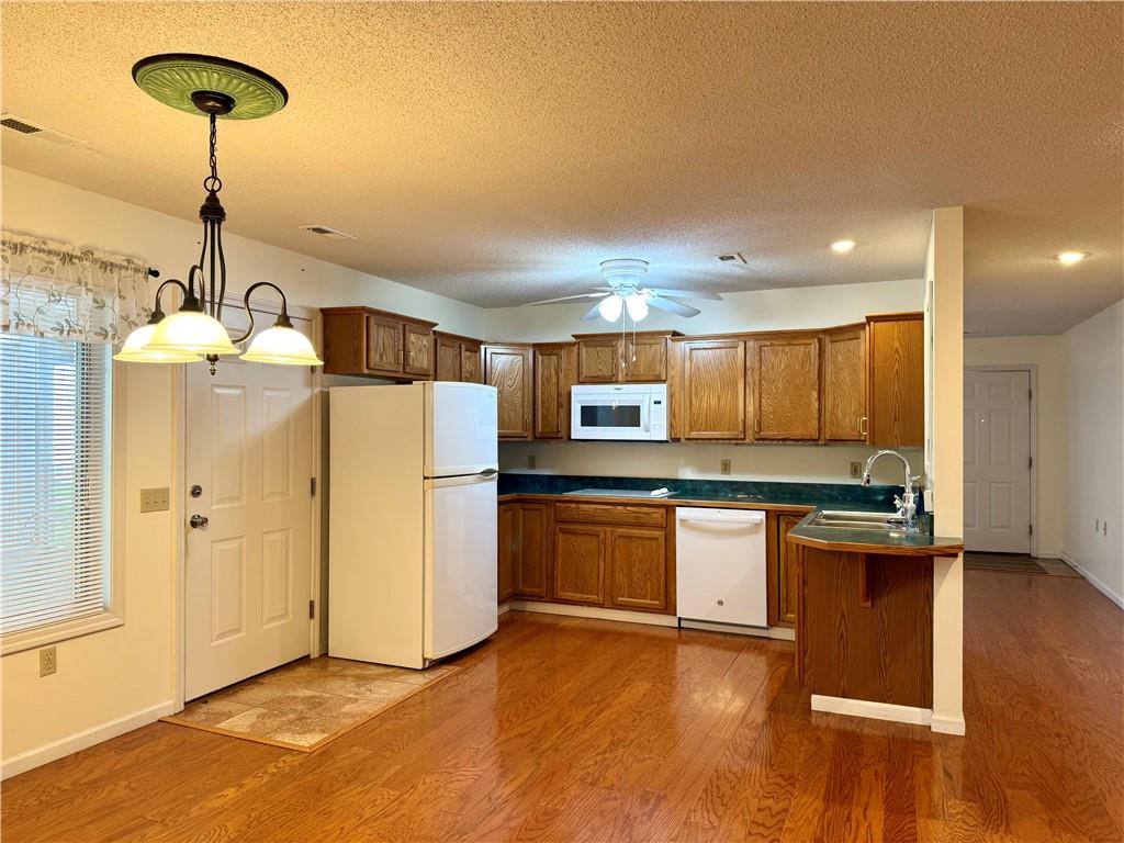 St Joseph, Missouri 64506, United States, 2 Bedrooms Bedrooms, ,2 BathroomsBathrooms,Residential,Active,103418