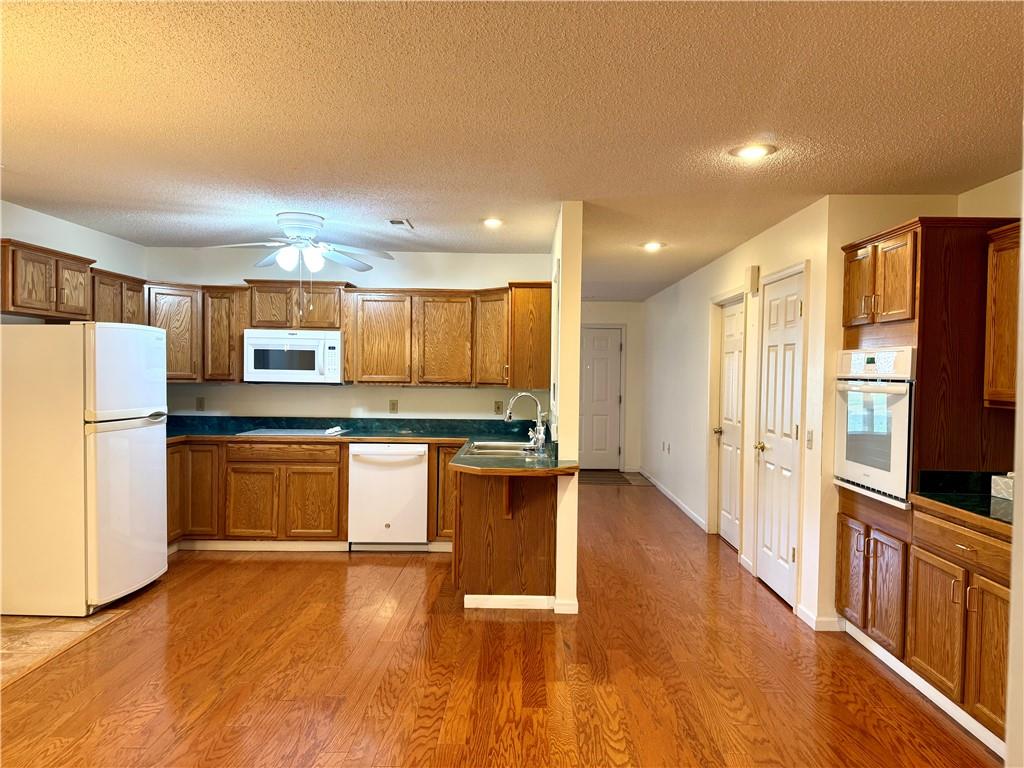 St Joseph, Missouri 64506, United States, 2 Bedrooms Bedrooms, ,2 BathroomsBathrooms,Residential,Active,103418