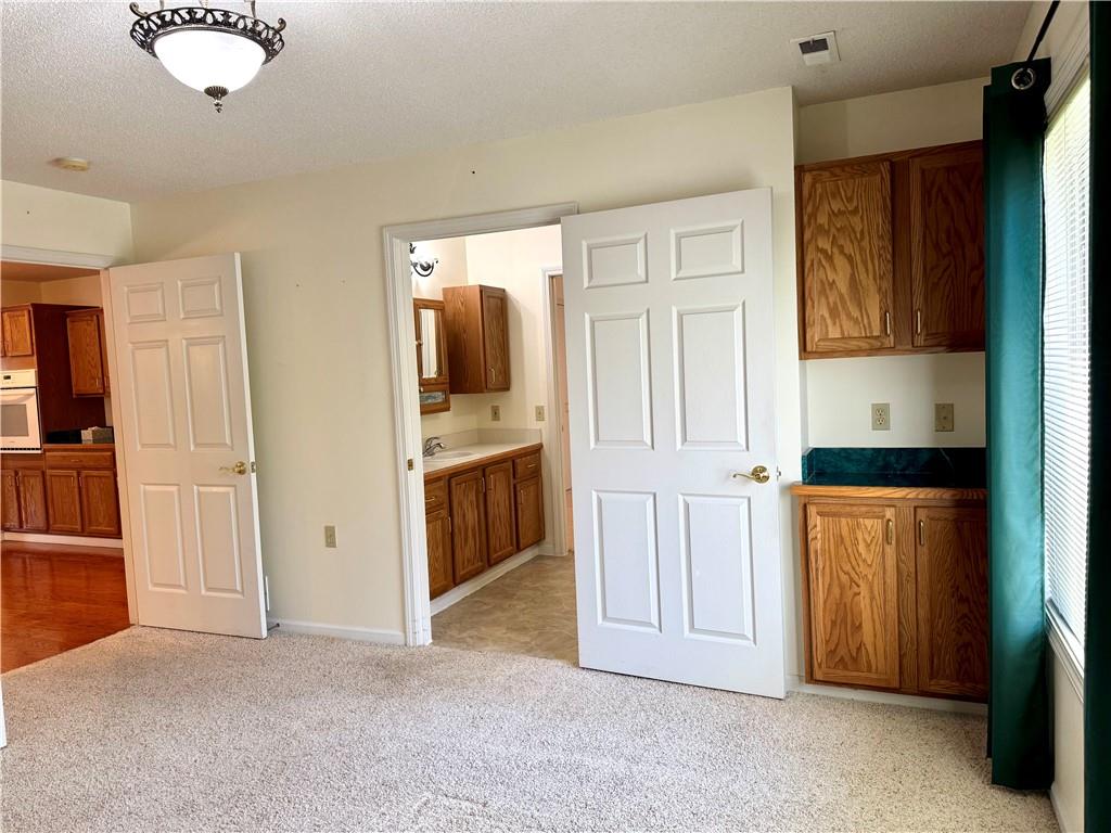 St Joseph, Missouri 64506, United States, 2 Bedrooms Bedrooms, ,2 BathroomsBathrooms,Residential,Active,103418