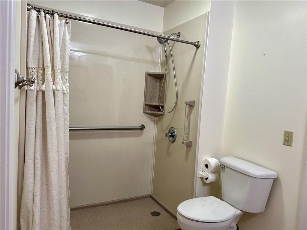 St Joseph, Missouri 64506, United States, 2 Bedrooms Bedrooms, ,2 BathroomsBathrooms,Residential,Active,103418