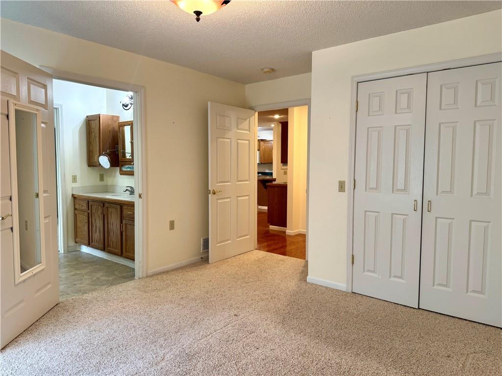 St Joseph, Missouri 64506, United States, 2 Bedrooms Bedrooms, ,2 BathroomsBathrooms,Residential,Active,103418