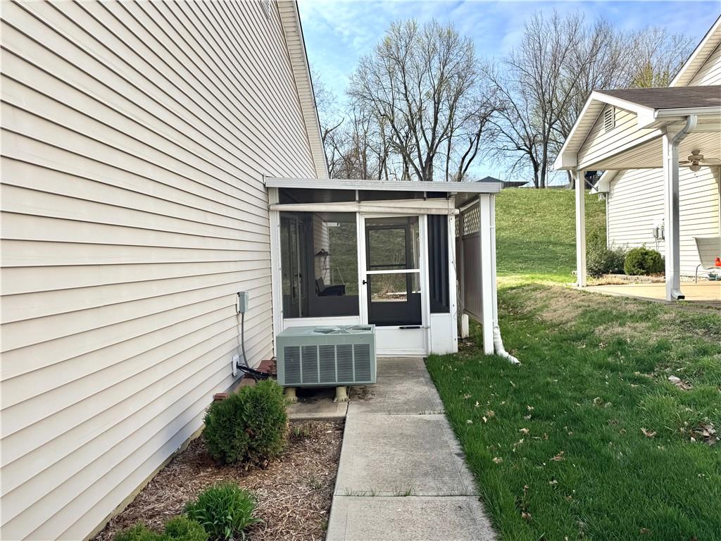 St Joseph, Missouri 64506, United States, 2 Bedrooms Bedrooms, ,2 BathroomsBathrooms,Residential,Active,103418