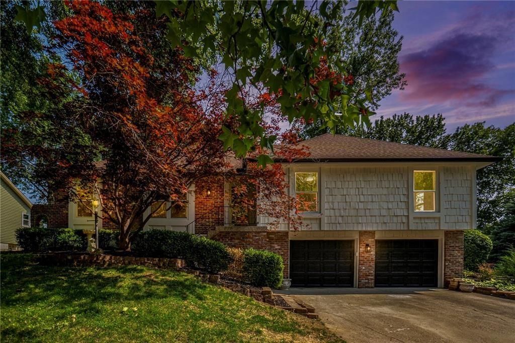 Photo of 5107 NW 67th Street, Kansas City, MO 64151 (MLS # 2608426)