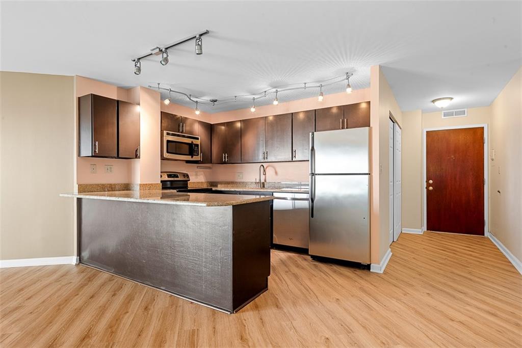 3838 Rainbow Boulevard 711