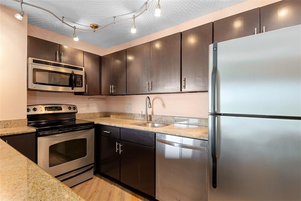 3838 Rainbow Boulevard 711